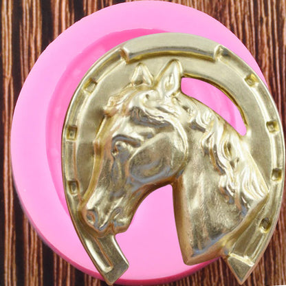 Horseshoe Mold