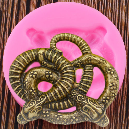 Intertwined Abstract Snakes Mold